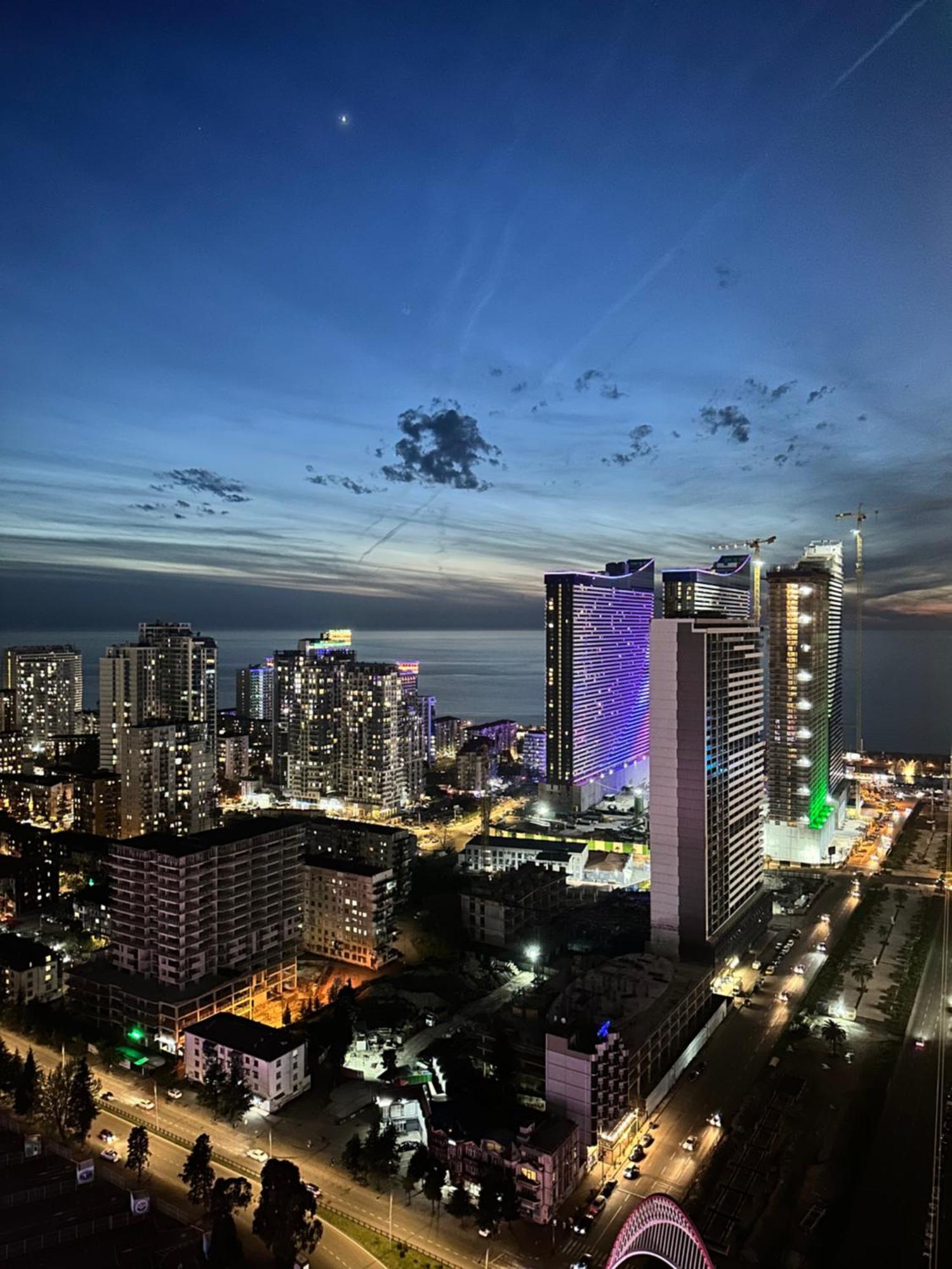 Batumi Orbi City Apart Hotel Esterno foto