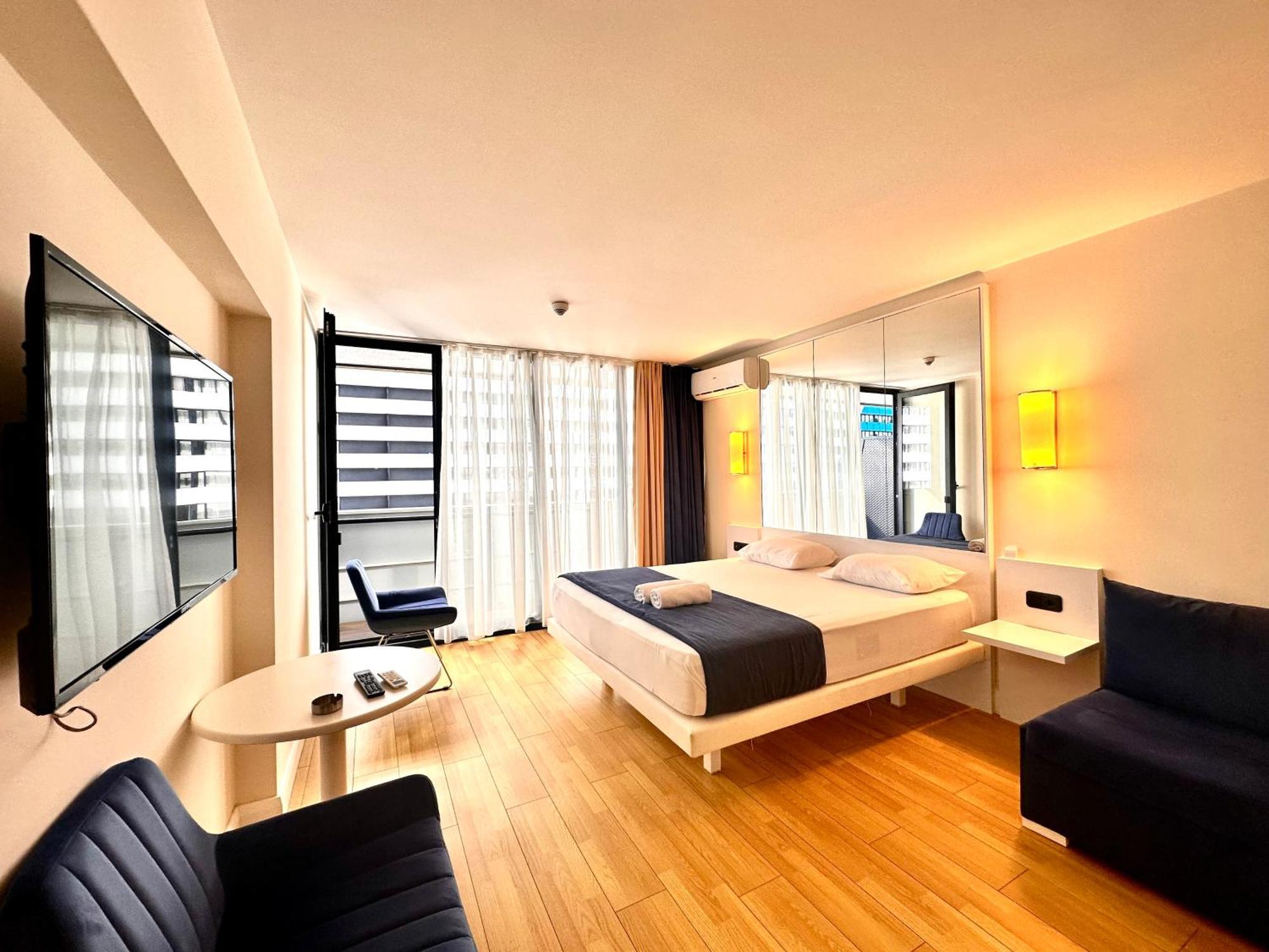 Batumi Orbi City Apart Hotel Esterno foto