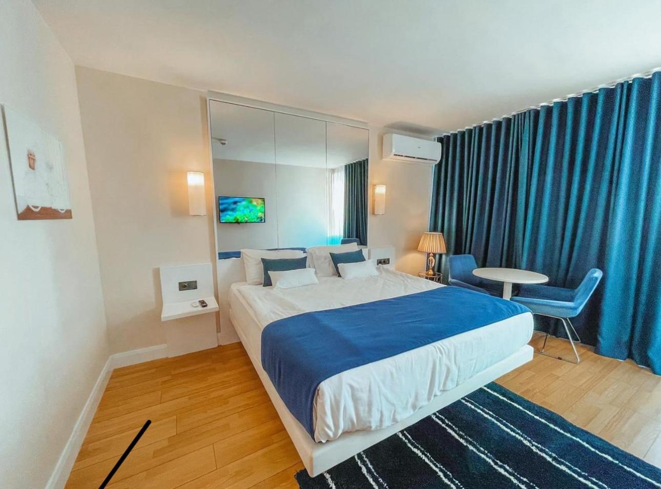 Batumi Orbi City Apart Hotel Esterno foto